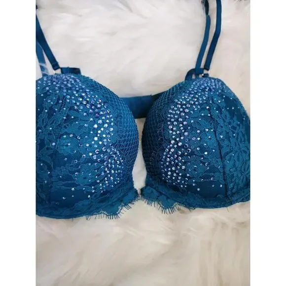 Victoria's Secret push-up bra- 34C - Picture 1 of 7